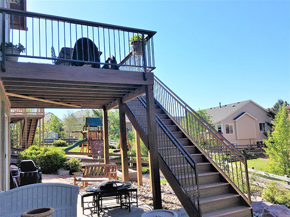 Trex Deck with Simple Railing