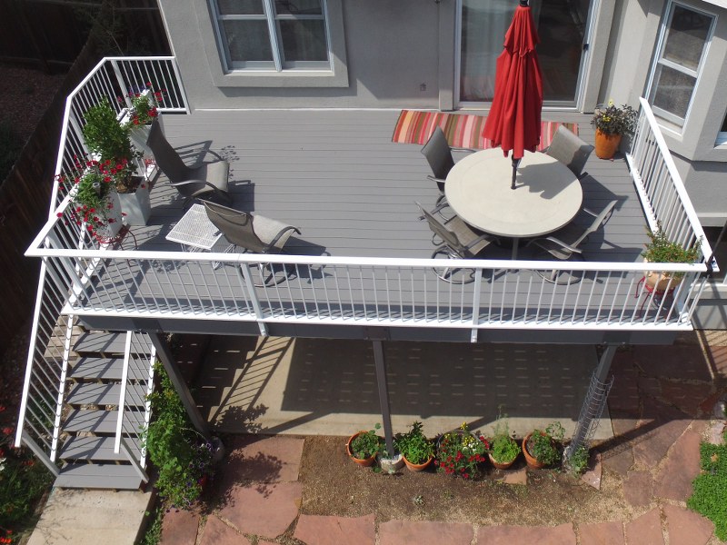 Trex Select Deck with Custom White Railing